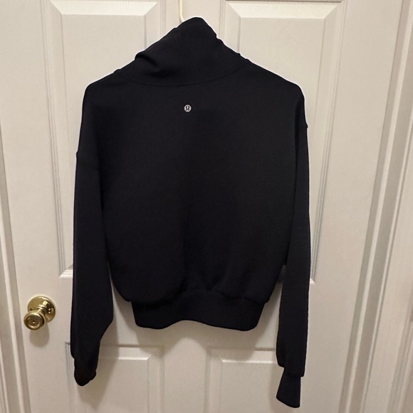 Lululemon Full Flourish Pullover
Black (First Release) - Picture 6 of 10